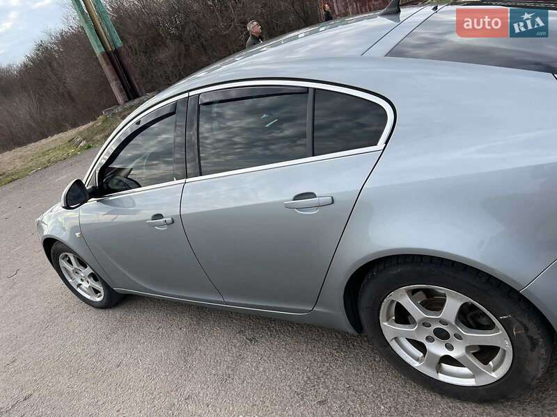 Ліфтбек Opel Insignia 2011 в Дніпрі