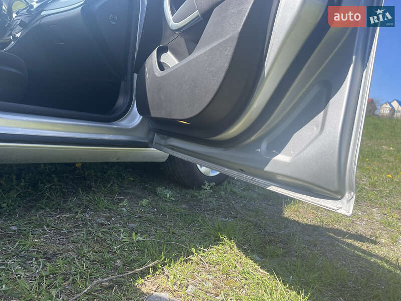 Универсал Opel Insignia 2014 в Хмельницком