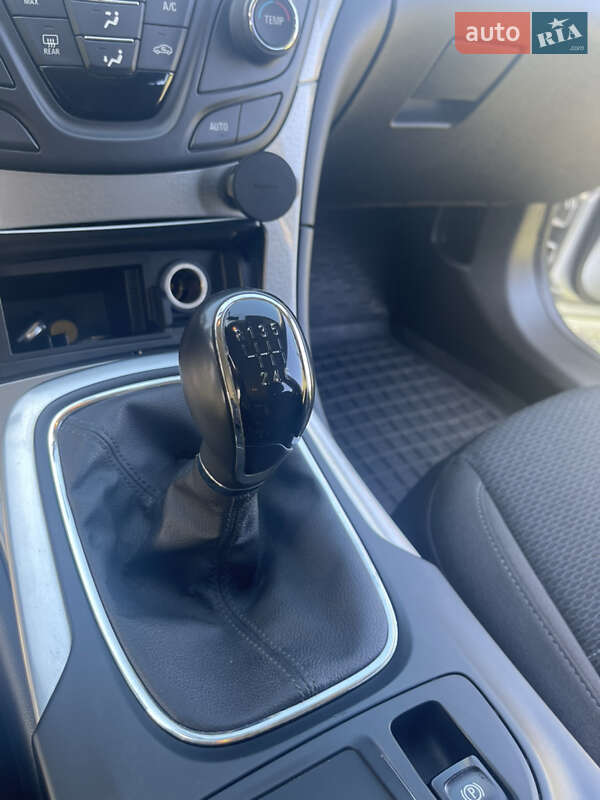 Универсал Opel Insignia 2014 в Хмельницком