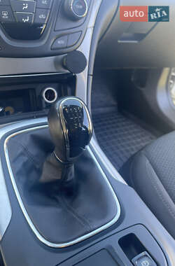 Универсал Opel Insignia 2014 в 
