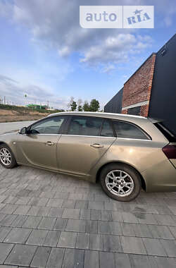 Универсал Opel Insignia 2014 в Хмельницком