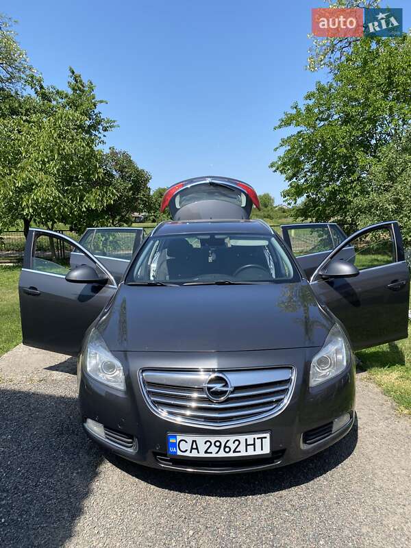 Универсал Opel Insignia 2010 в Маньковке