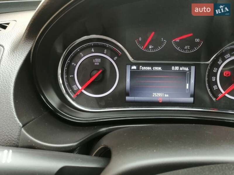 Універсал Opel Insignia 2015 в Івано-Франківську