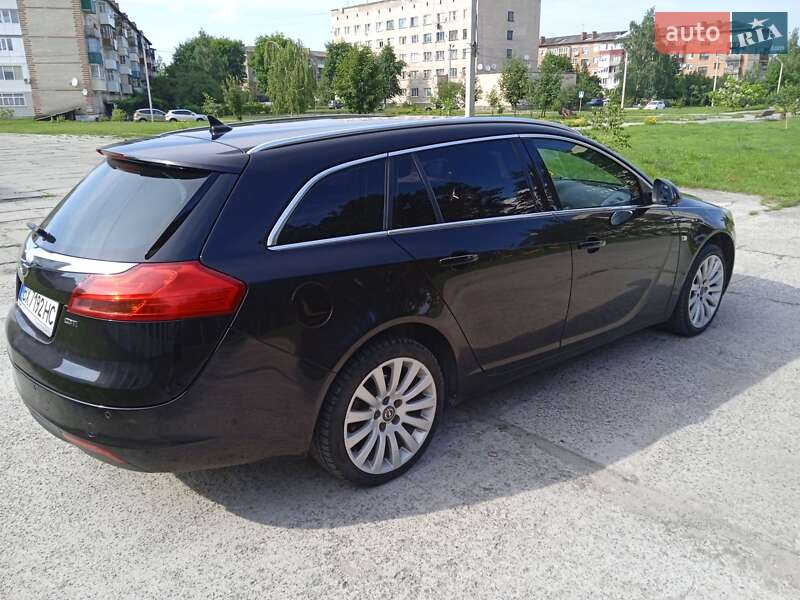 Универсал Opel Insignia 2009 в 