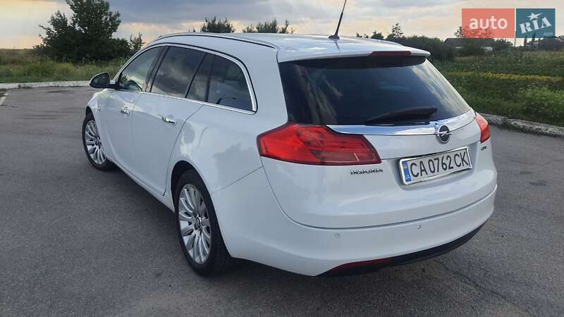 Универсал Opel Insignia 2010 в Малой Виске
