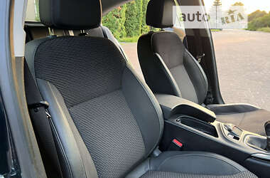 Седан Opel Insignia 2014 в 