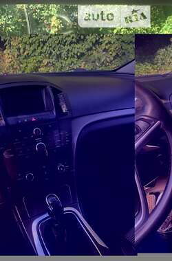 Универсал Opel Insignia 2011 в 