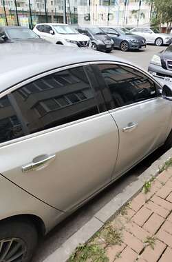 Лифтбек Opel Insignia 2011 в Киеве