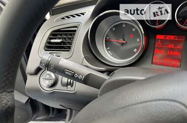 Универсал Opel Insignia 2012 в 