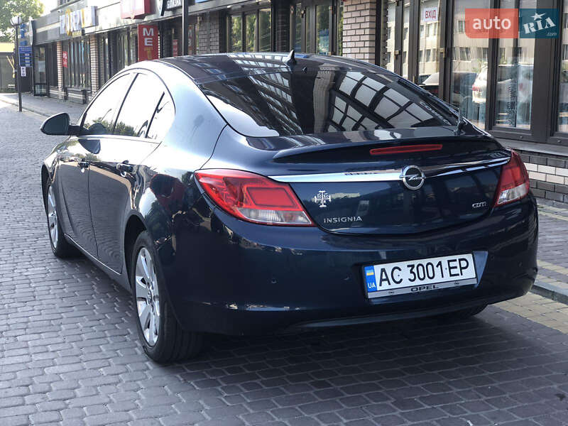 Лифтбек Opel Insignia 2013 в Луцке