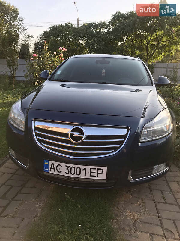 Лифтбек Opel Insignia 2013 в Луцке