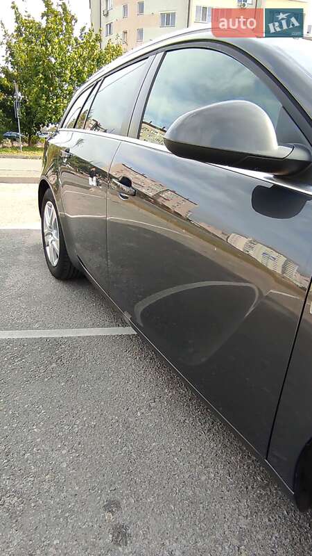 Універсал Opel Insignia 2015 в Івано-Франківську