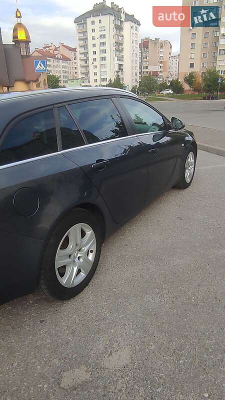 Універсал Opel Insignia 2015 в Івано-Франківську
