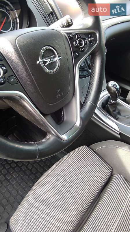 Універсал Opel Insignia 2015 в Івано-Франківську