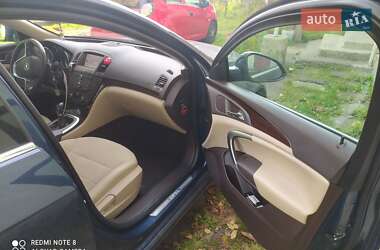 Универсал Opel Insignia 2010 в 