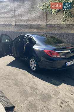 Седан Opel Insignia 2011 в Покровске