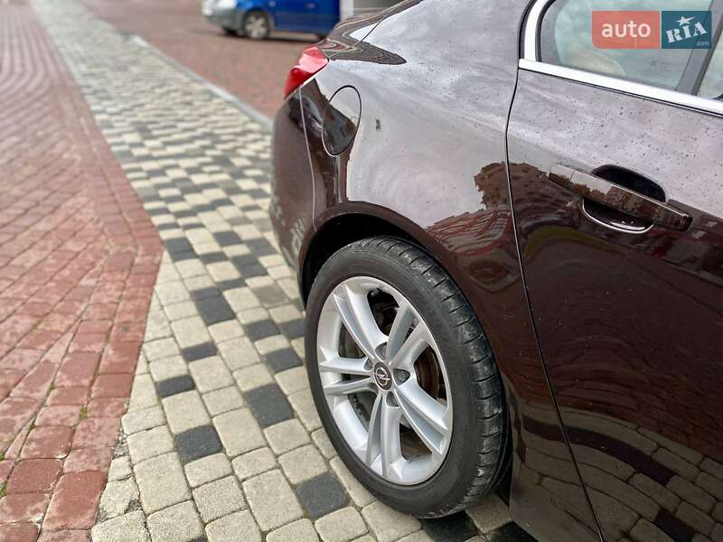 Ліфтбек Opel Insignia 2010 в Івано-Франківську