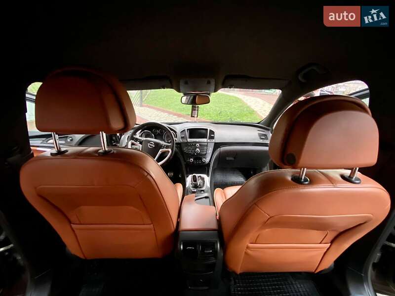 Ліфтбек Opel Insignia 2010 в Івано-Франківську