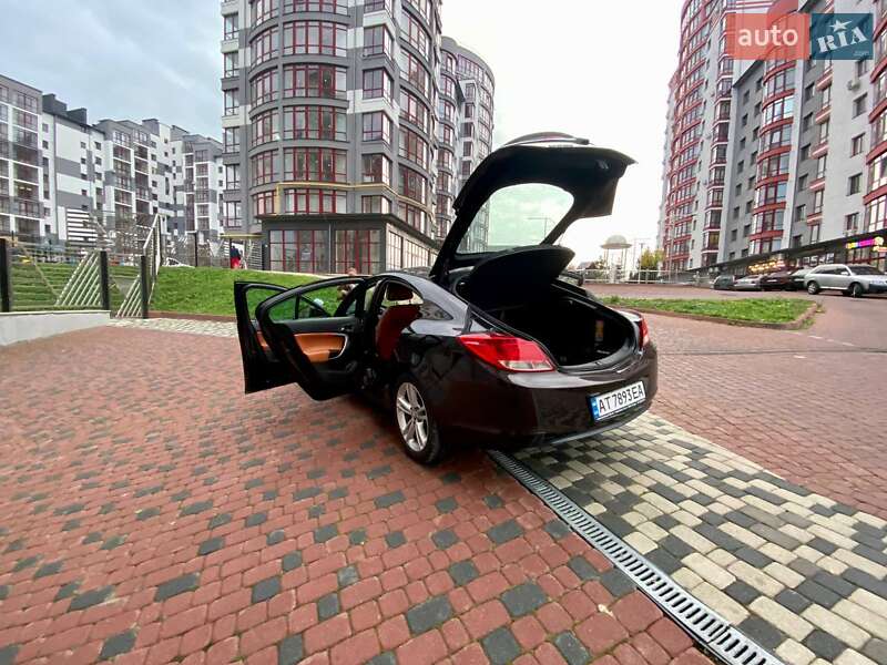 Ліфтбек Opel Insignia 2010 в Івано-Франківську