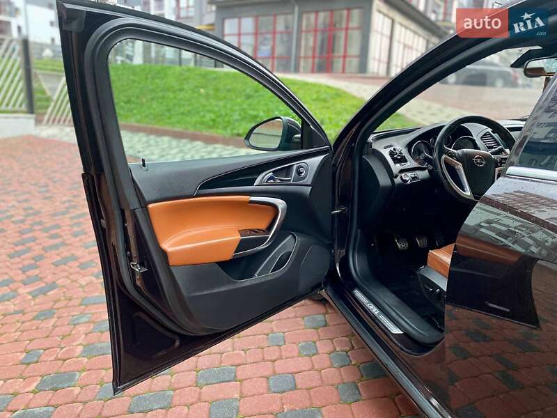 Ліфтбек Opel Insignia 2010 в Івано-Франківську