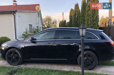 Универсал Opel Insignia 2013 в 
