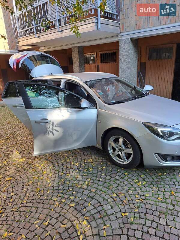 Универсал Opel Insignia 2013 в Новом Роздоле