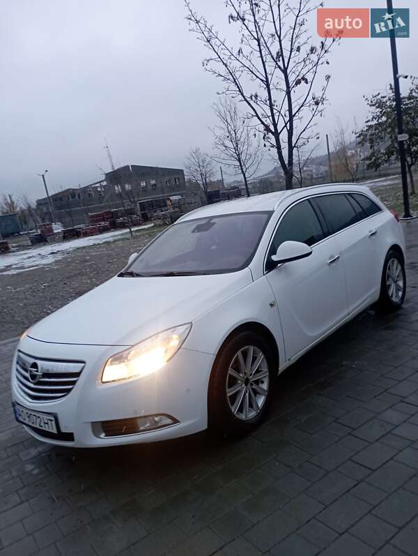 Универсал Opel Insignia 2011 в Виноградове