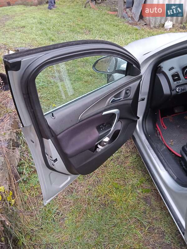 Универсал Opel Insignia 2009 в 