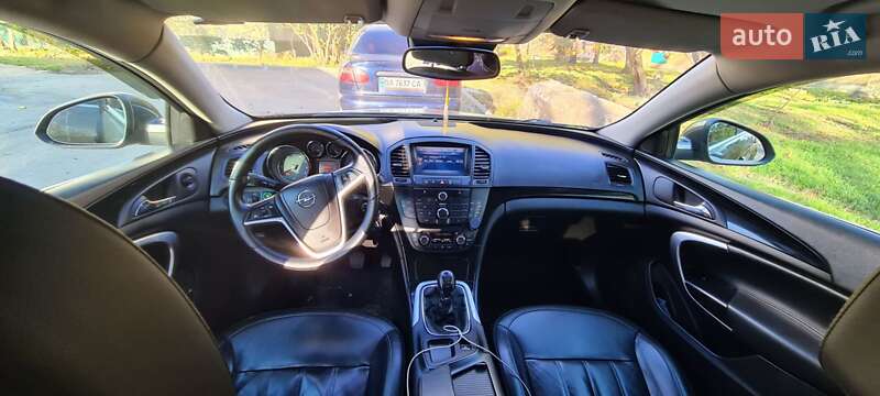 Седан Opel Insignia 2010 в Знаменке