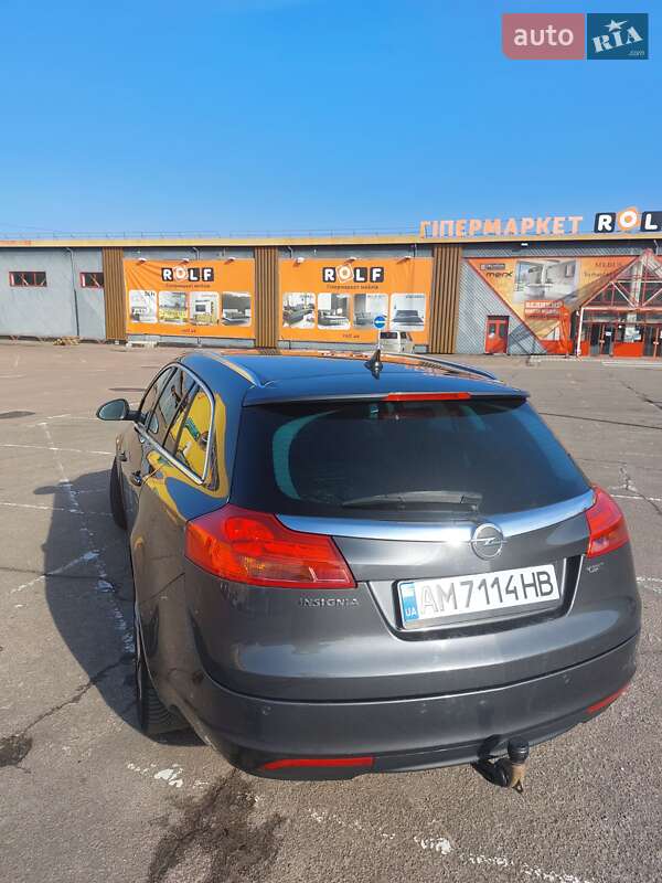 Універсал Opel Insignia 2010 в Житомирі