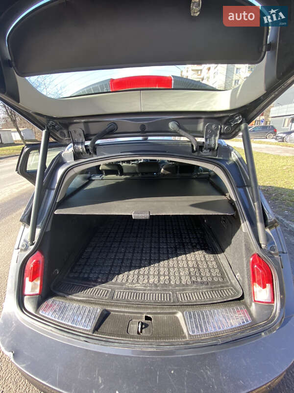 Универсал Opel Insignia 2010 в 