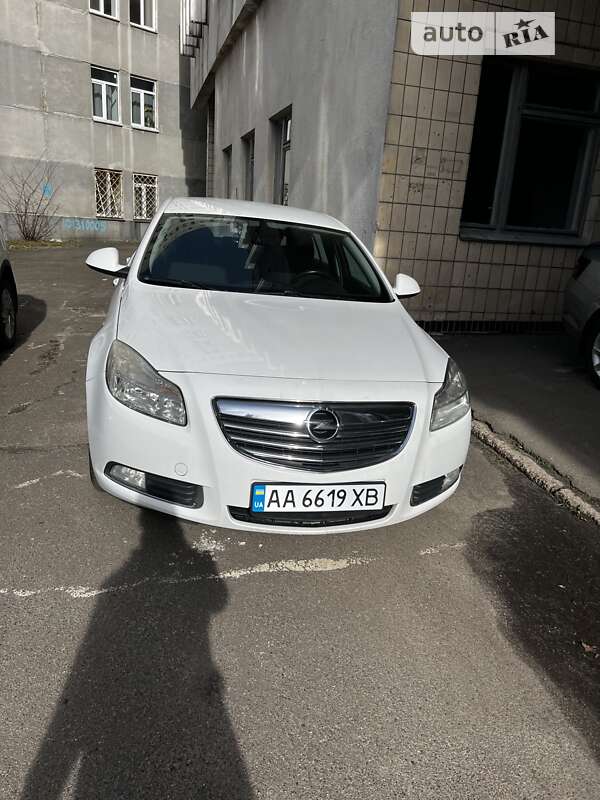 Лифтбек Opel Insignia 2010 в Киеве