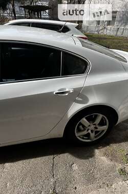 Лифтбек Opel Insignia 2010 в Киеве