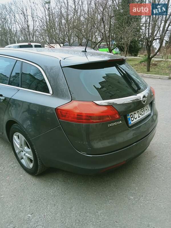 Універсал Opel Insignia 2010 в Львові
