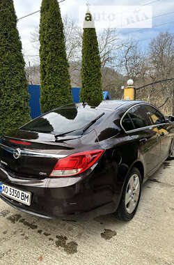 Лифтбек Opel Insignia 2013 в Ужгороде