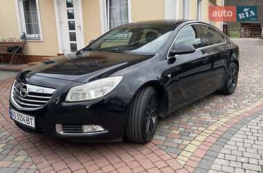 Лифтбек Opel Insignia 2012 в Сваляве