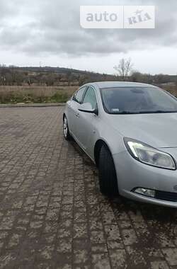 Седан Opel Insignia 2010 в Тлумаче