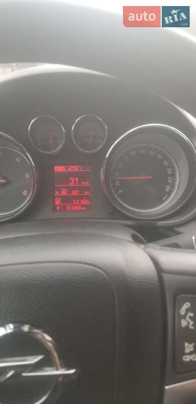 Универсал Opel Insignia 2011 в Новояворовске