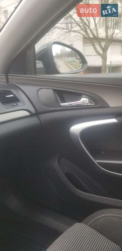 Универсал Opel Insignia 2011 в Новояворовске