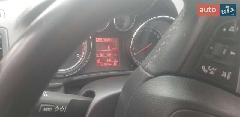 Универсал Opel Insignia 2011 в Новояворовске