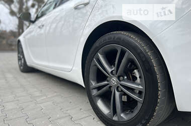 Седан Opel Insignia 2012 в Виннице