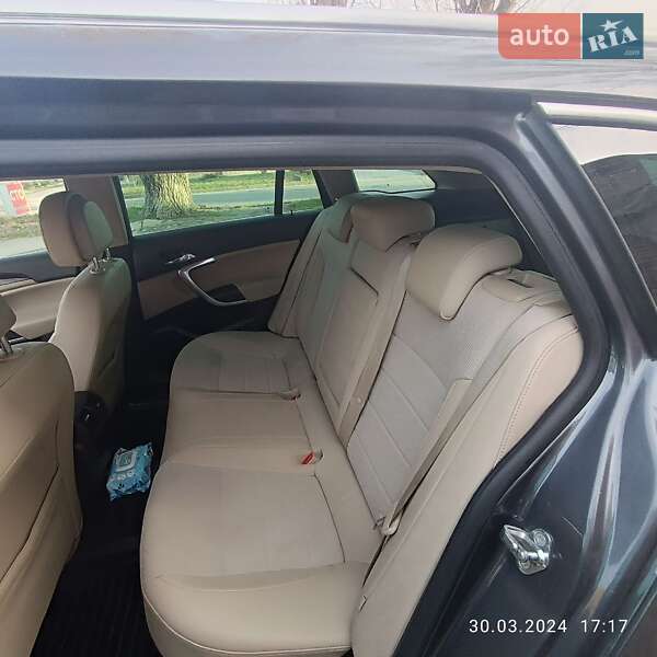 Універсал Opel Insignia 2011 в Херсоні