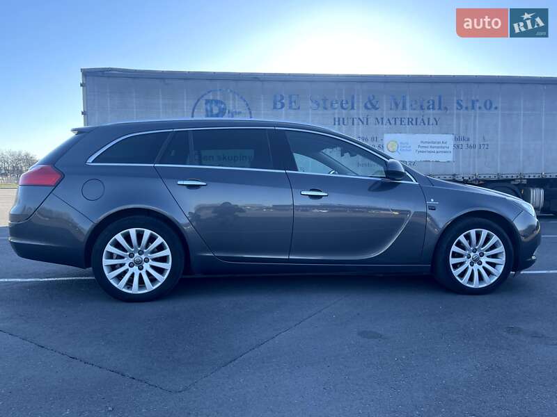 Універсал Opel Insignia 2010 в Дніпрі