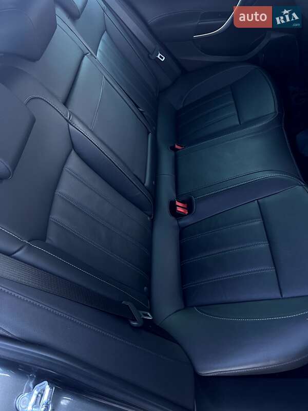Універсал Opel Insignia 2010 в Дніпрі