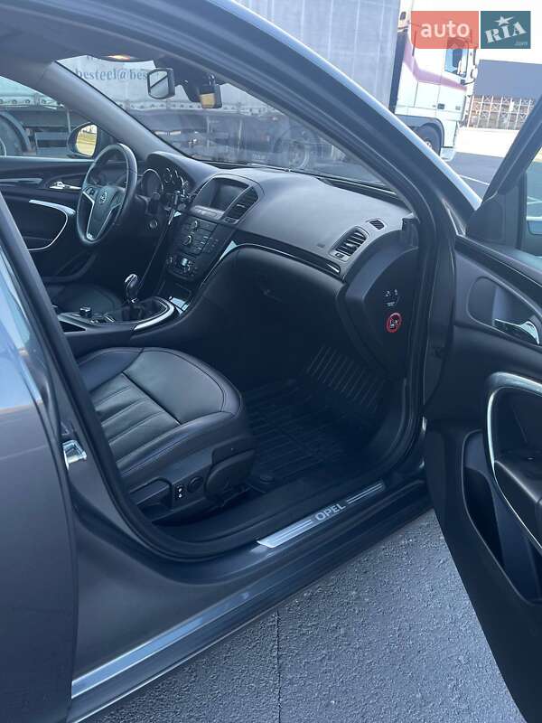Універсал Opel Insignia 2010 в Дніпрі