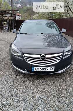 Седан Opel Insignia 2013 в Рахові