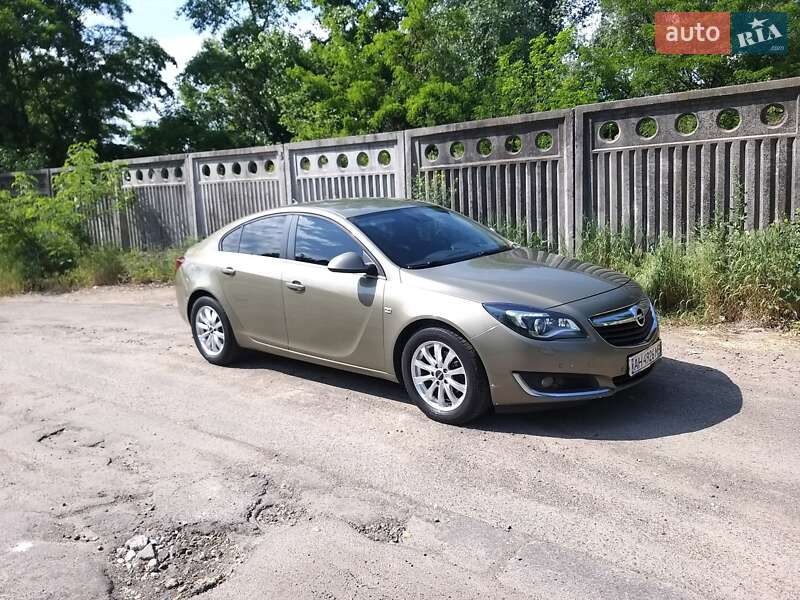 Седан Opel Insignia 2015 в Києві