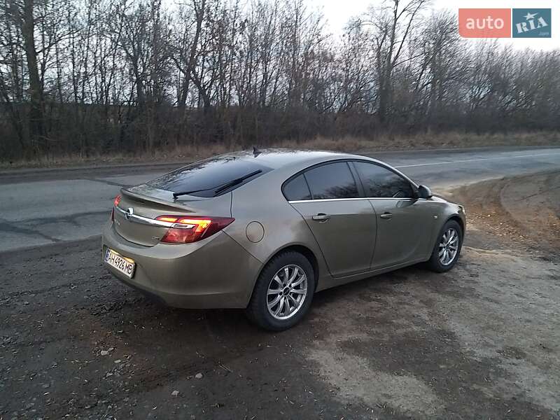 Седан Opel Insignia 2015 в Києві