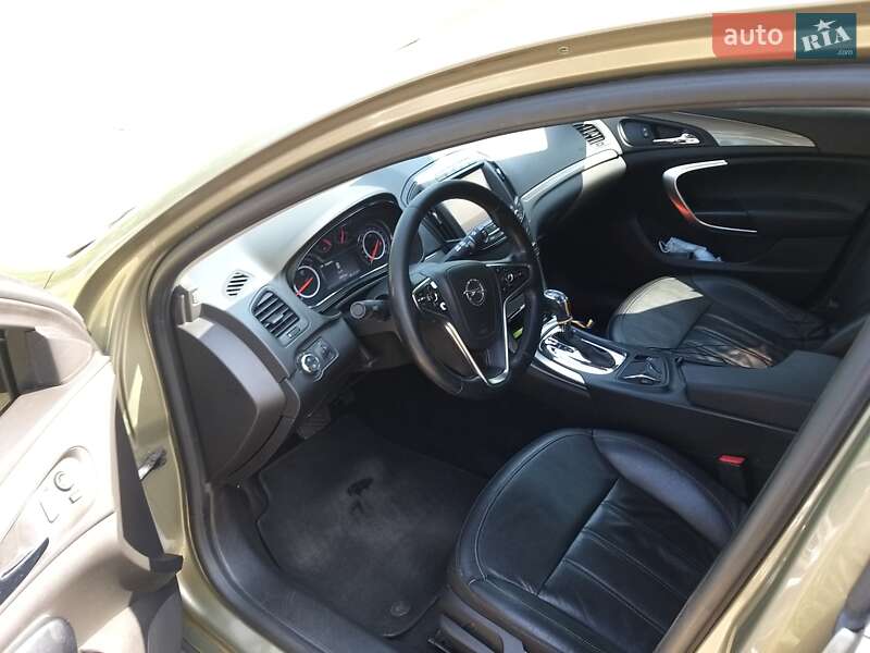 Седан Opel Insignia 2015 в Києві