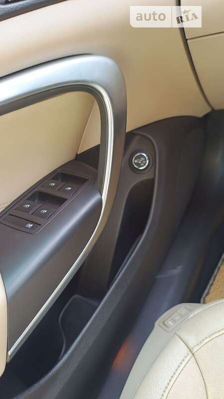 Универсал Opel Insignia 2013 в Киеве